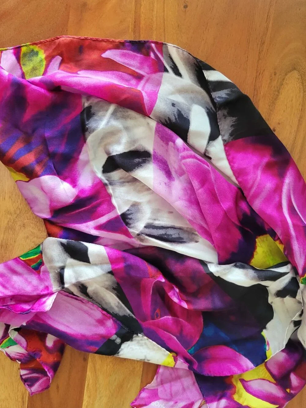 Echo Silk Graphic Floral Botanical Vibrant Scarf Blomcore 64